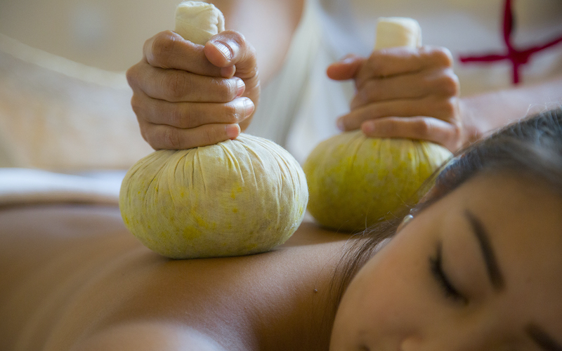 Kräuterstempelmassage Kräuterstempelmassage